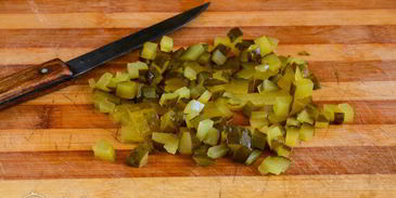 салат оливье с колбасой без моркови