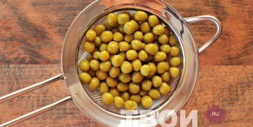 салат оливье с колбасой