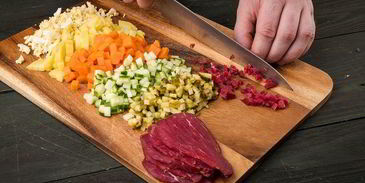 салат оливье с копченой говядиной