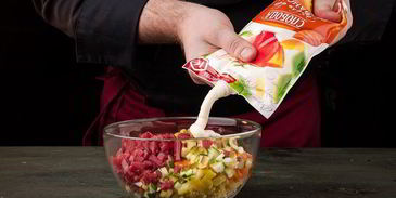 салат оливье с копченой говядиной