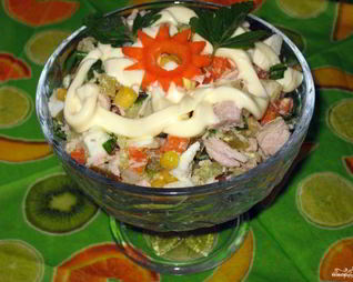 Салат Оливье с кукурузой