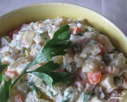 Салат Оливье с ветчиной