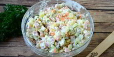 салат оливье в лаваше