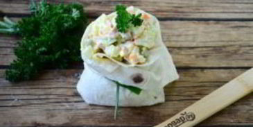 салат оливье в лаваше