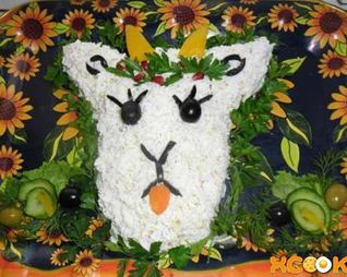 Салат Оливье в виде козы