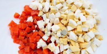 современный оливье с авокадо