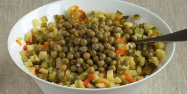 вегетарианский салат оливье