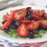 Рецепт Салата из клубники и свеклы