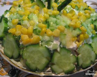 Салат из курицы с ананасом и огурцом