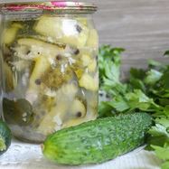 Рецепт Салата из огурцов на зиму пальчики оближешь без помидор