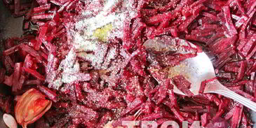 салат из свеклы с орехами