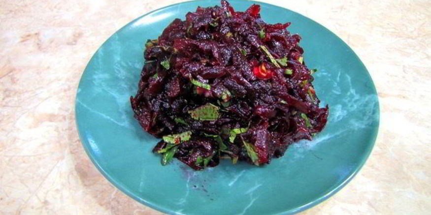 Рецепт салата из тертой свеклы на французский манер