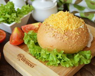 Булочки, фаршированные салатом Мимоза