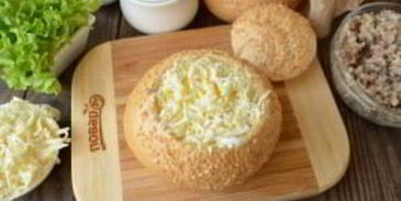 булочки, фаршированные салатом мимоза