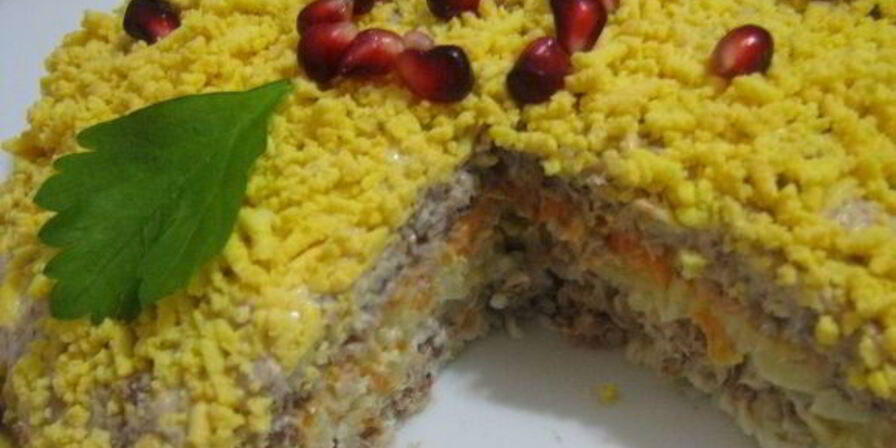 Салат Мимоза с консервой и сыром