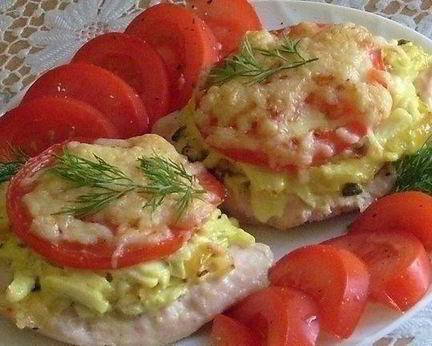 Мясо, запеченное под шубой из кабачков