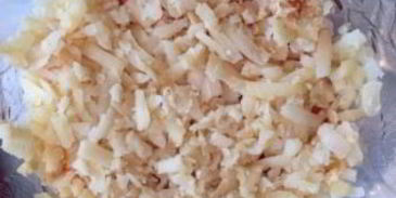 селедка под шубой с семгой и яблоком