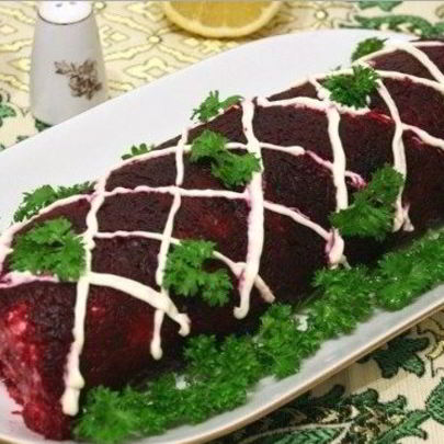 Селедка под шубой в виде рулета