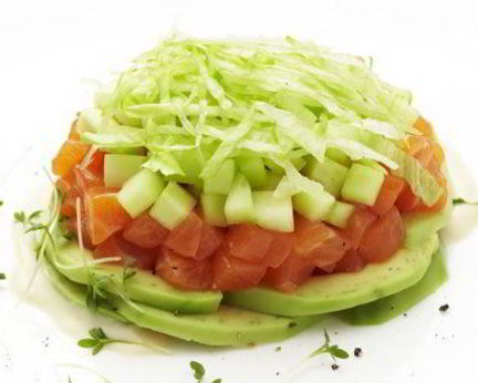 Семга под шубой с авокадо и айсбергом