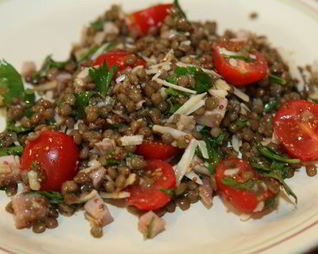 Салат с чечевицей и бужениной