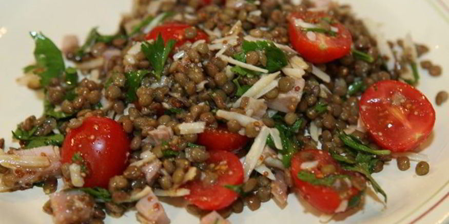 Рецепт салата с чечевицей и бужениной