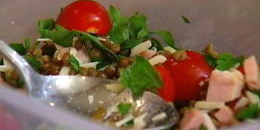 салат с чечевицей и бужениной