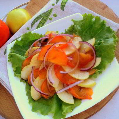 Салат с хурмой и яблоками