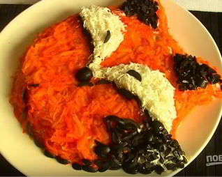 Салат с сельдью и грибами Лисичка