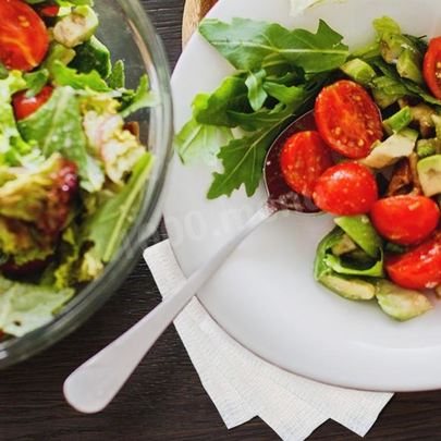 Салат с угрем копченным