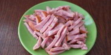 салат с ветчиной и фасолью