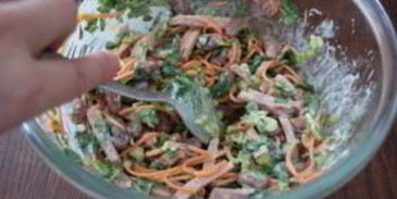 салат с ветчиной и фасолью