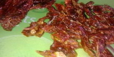 салат с вялеными помидорами и орешками