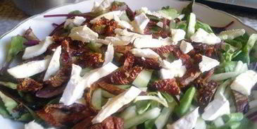 салат с вялеными помидорами и орешками