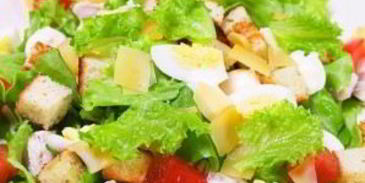 салат цезарь с ананасами