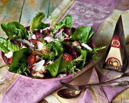 Салат Цезарь с беконом и сыром Джюгас