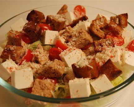 Салат Цезарь с фетой