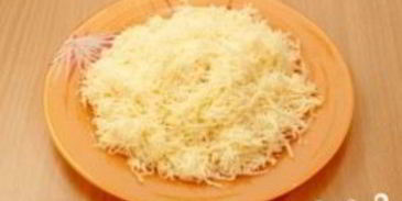 салат цезарь с красной рыбой