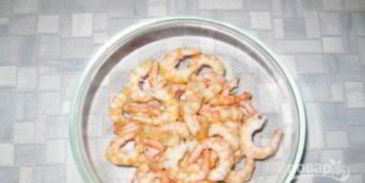 салат цезарь с креветками