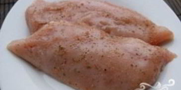 салат цезарь с курицей с помидорами