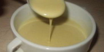 салат цезарь с курицей с помидорами