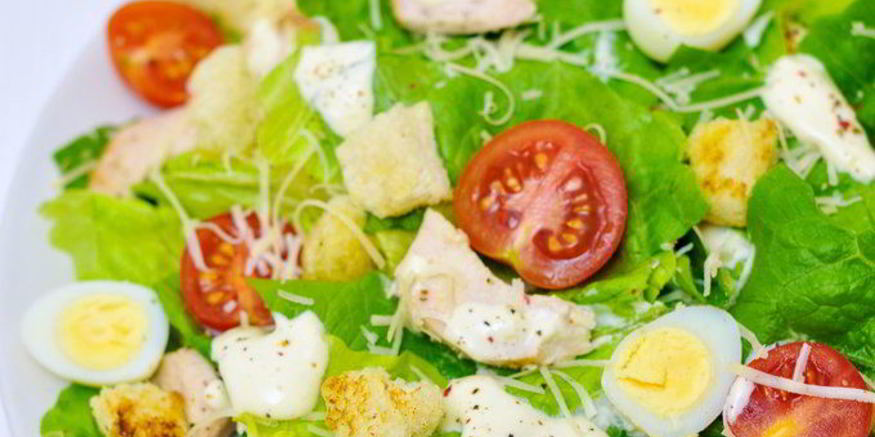 Рецепт салата цезарь с курицей