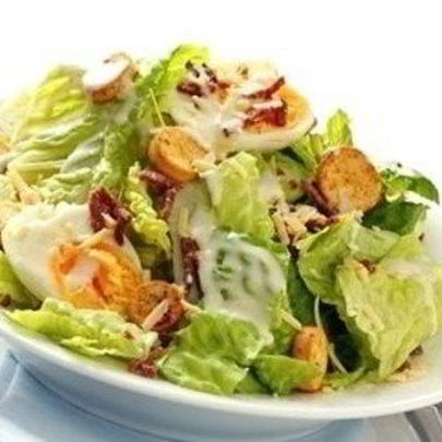 Салат Цезарь с палтусом