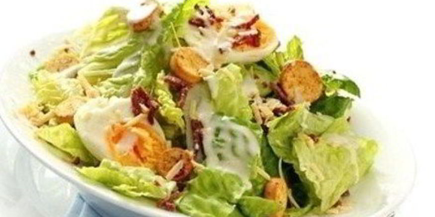 Рецепт салата цезарь с палтусом