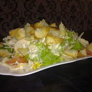 Рецепт Салата Цезарь с пармезаном и помидорами