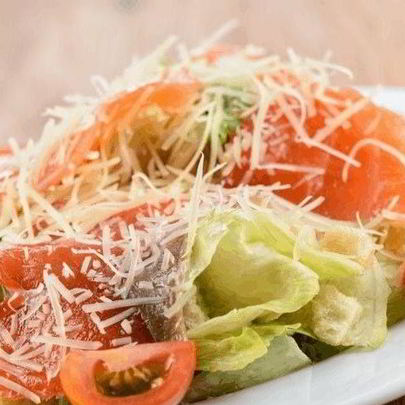 Салат Цезарь с семгой