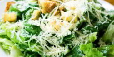 салат цезарь с сухариками