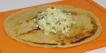 салат в блинах