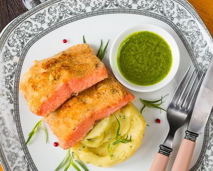 Лосось с хрустящей корочкой и эстрагоновым винегретом
