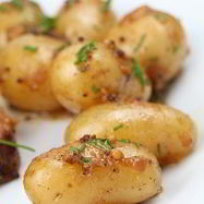 Рецепт Отварного картофеля с винегретом из трав и вермутом