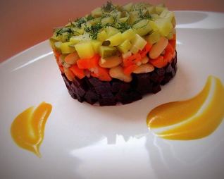 Салат винегрет под одноименным соусом